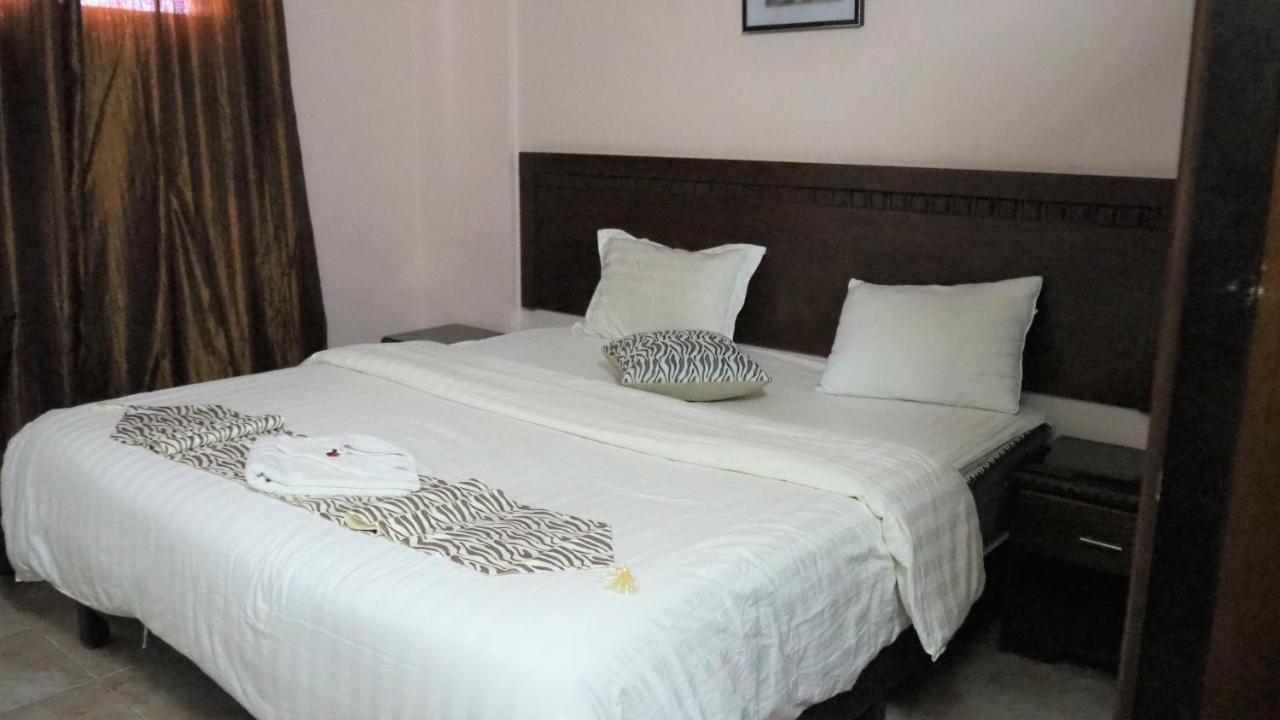 Al Fawanes Hotel Apartments Amman Dış mekan fotoğraf